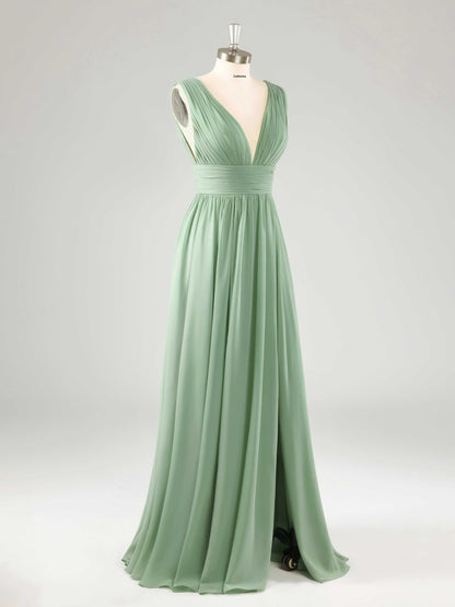 Laurel V-Neck Pleated Sleeveless Bridesmaid Dresses with Slit